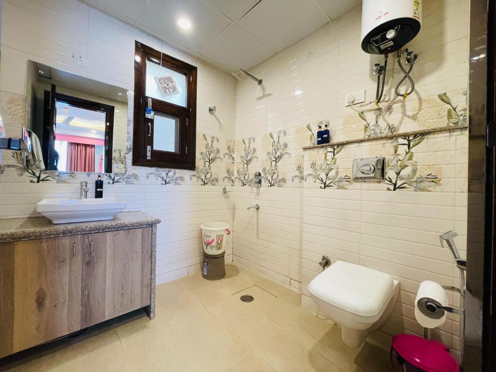 Bedchambers Serviced Apartments, Sector 38 구르가온 외부 사진